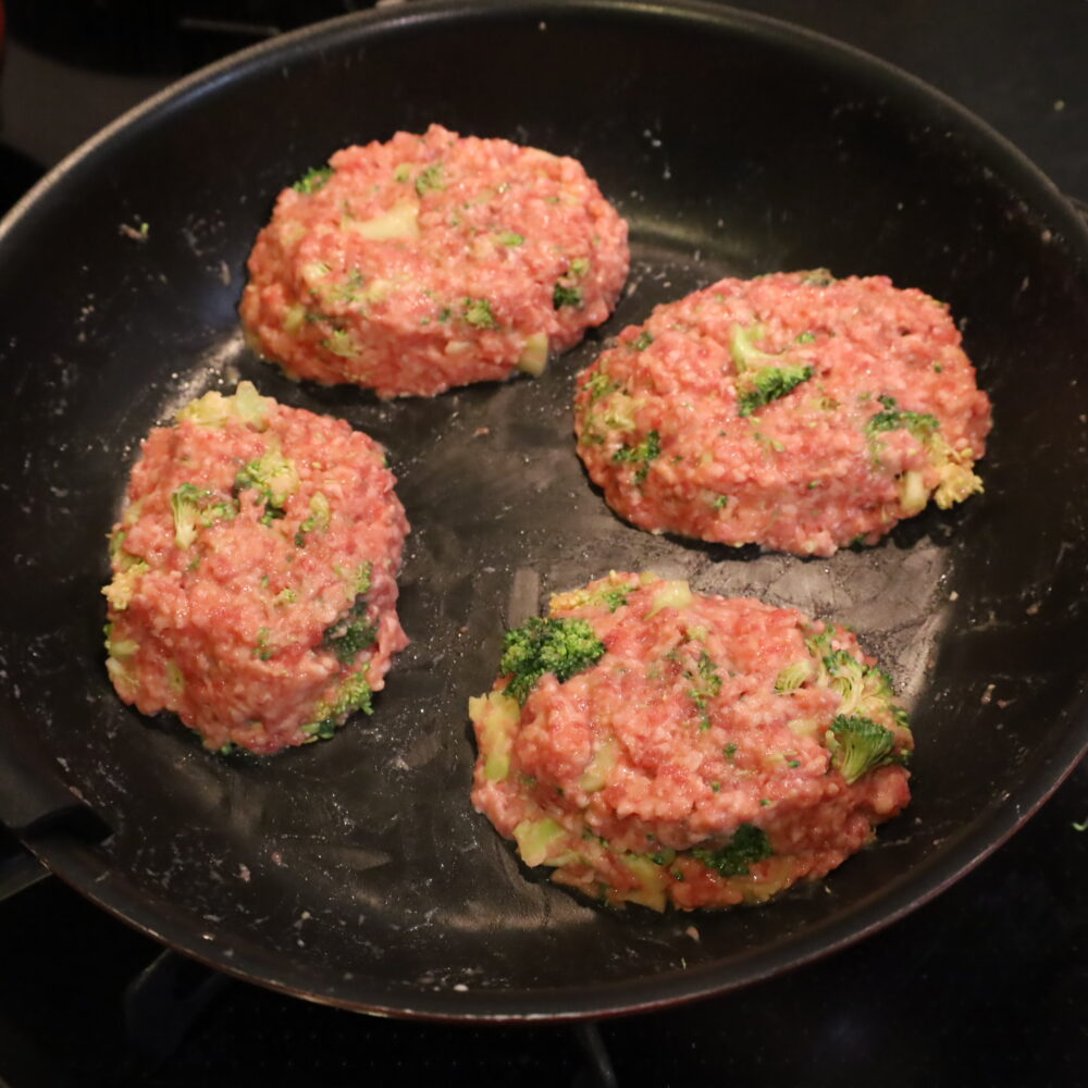 IMG 9908 包丁不要！20分で完成！ほくほくブロッコリーのジューシーハンバーグ