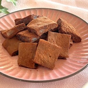 【材料４つ】卵なし・小麦粉なしの「もちもちココア餅」はレンジだけで作れて超簡単！