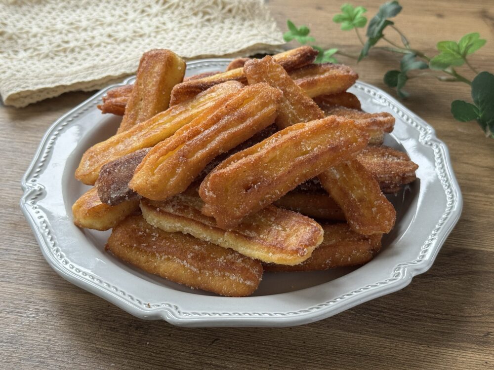 チュロス3 フライパンで揚げ焼きでOK！ホットケーキミックスで作る「もちもちお豆腐チュロス」のレシピ。