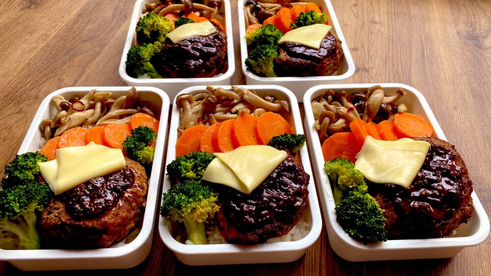 FwkKlM3akAEqx4b 8月27日「櫻井・有吉THE夜会」で紹介！【まるごと冷凍弁当】味付けシンプル！しょうが香る「キーマカレー弁当」のレシピ《全3品》