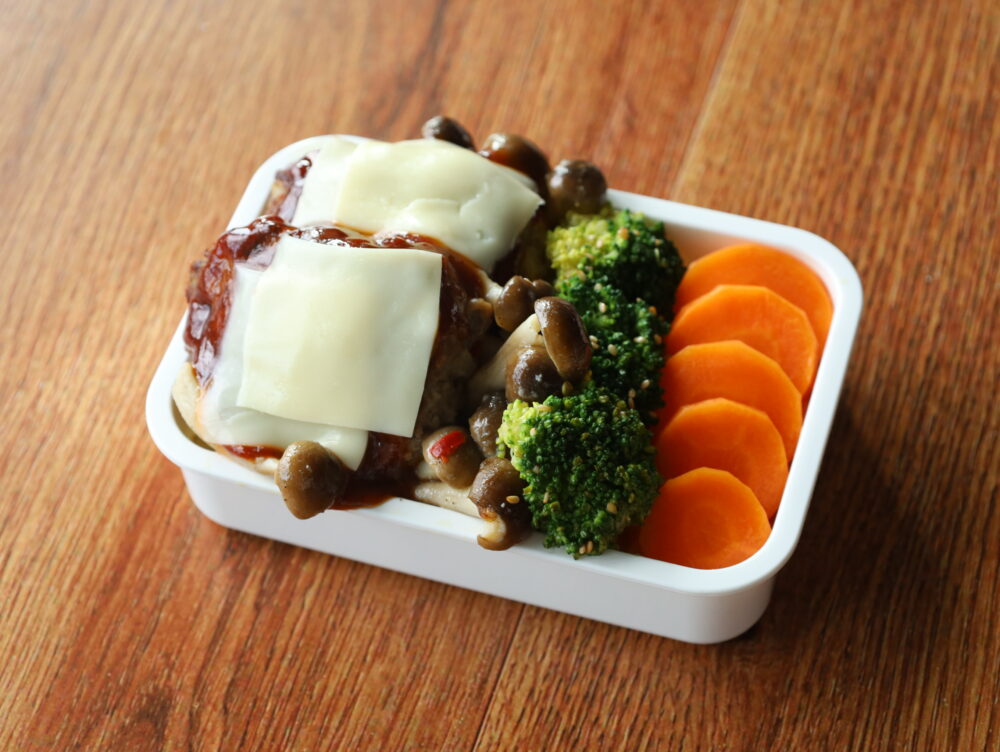 IMG 6601 8月27日「櫻井・有吉THE夜会」で紹介！【まるごと冷凍弁当】味付けシンプル！しょうが香る「キーマカレー弁当」のレシピ《全3品》