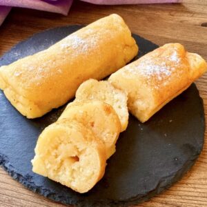 ホットケーキミックスで作る「サクサクもちもちロール」のレシピ。1度に2種類の味が作れる♪