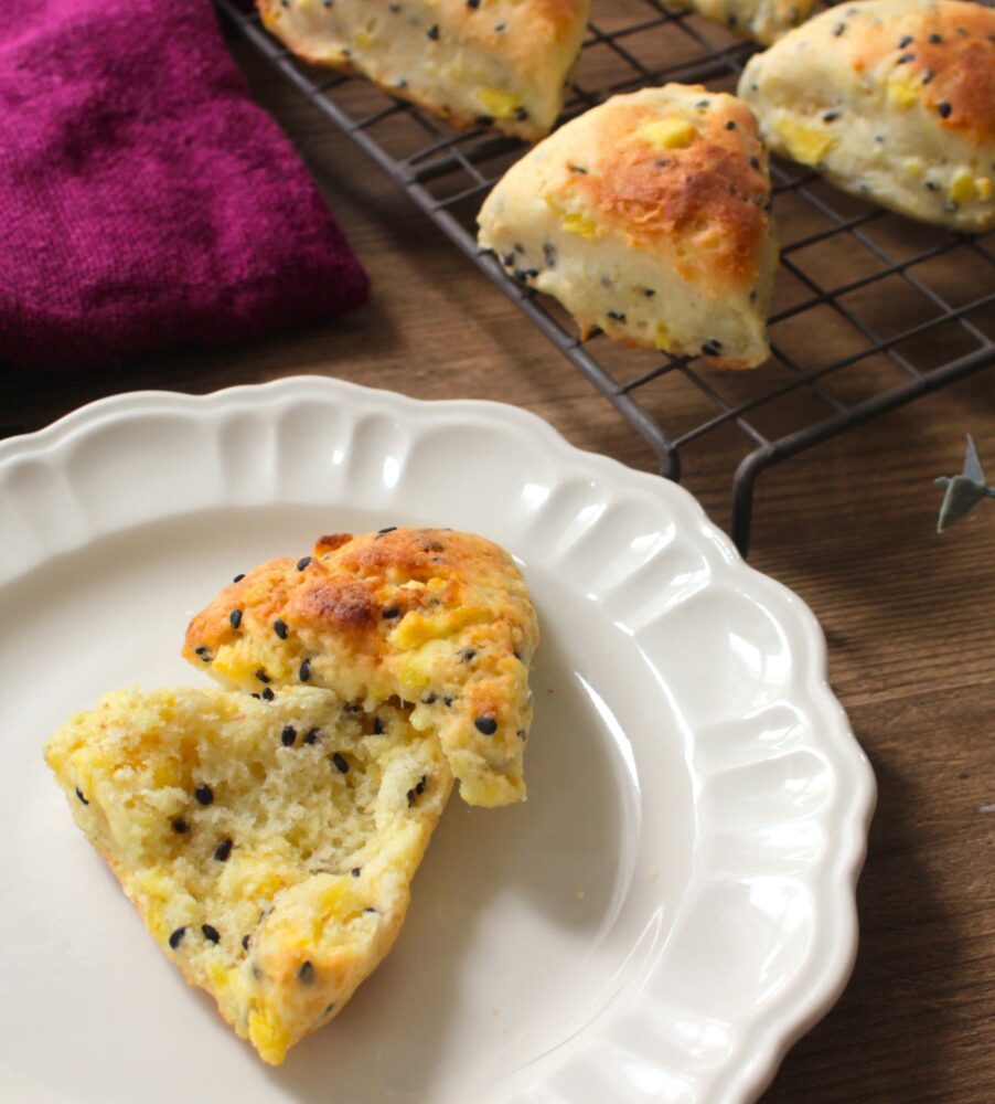ほっくりおいしい癒しのおやつ。トースターで作る「さつまいもスコーン」のレシピ。 1 ほっくりおいしい癒しのおやつ。トースターで作る「さつまいもスコーン」のレシピ。 さつまいもスコーン 1 ほっくりおいしい癒しのおやつ。トースターで作る「さつまいもスコーン」のレシピ。