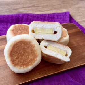 秋の絶品おやつのレシピ。「さつま芋チーズおやき」はホットケーキミックスで簡単♪