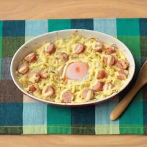 お休みの日の簡単ごはんにも♪「ウインナー巣ごもり卵」のレシピ《トースターで焼くだけ》