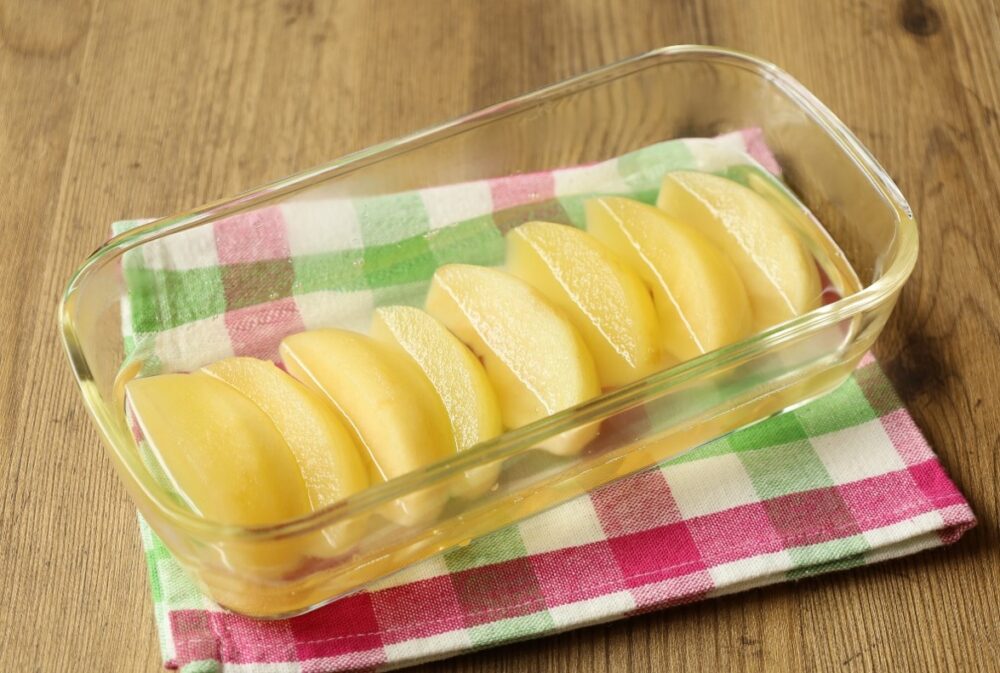 リンゴのコンポート 今すぐ作ってみたくなる、レンジで簡単「りんごのコンポート」！《材料シンプル3つだけ》