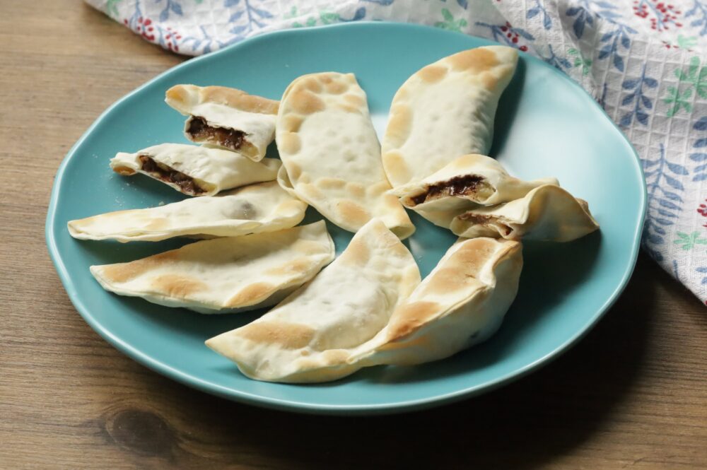 皮パリチョコバナナ 餃子の皮でチョコバナナ！？トースターで絶品おやつ「皮パリチョコバナナ」の作り方。