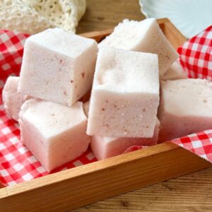 グルテンフリーがうれしい、もちふわ「米粉いちご蒸しパン」!電子レンジ3分で作れる♪